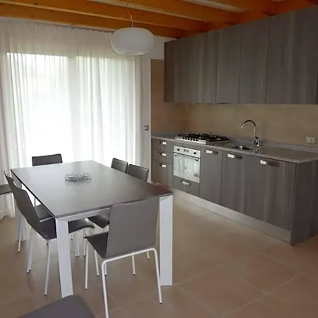 Spacious Surrounded By The Quiet Hotel *