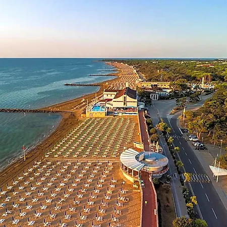 Spacious Surrounded By The Quiet Lignano Sabbiadoro