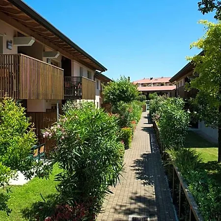 Spacious Surrounded By The Quiet Hotel