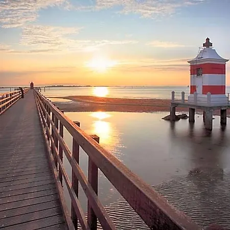 Spacious Surrounded By The Quiet Hotel Lignano Sabbiadoro